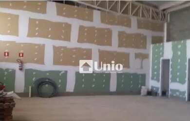 Imagem: O depósito possui 5 Vagas na garagem, 400m² de Área e está