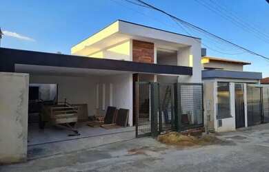 Imagem: A casa em condomínio possui 3 Dormitórios, 4 Banheiros, 2