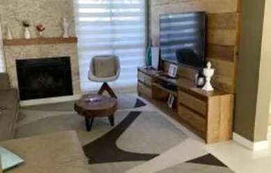 Imagem: A casa em condomínio possui 5 Dormitórios, 4 Banheiros, 4