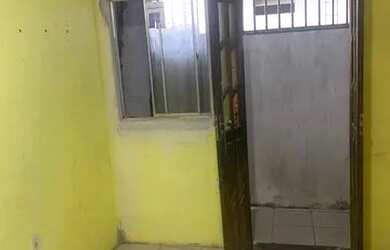 Imagem: A casa possui 3 Dormitórios, 1 Banheiro e 1 Vaga na garagem