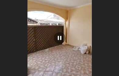 Imagem: A casa possui 4 Dormitórios, 4 Banheiros, 2 Vagas na garagem