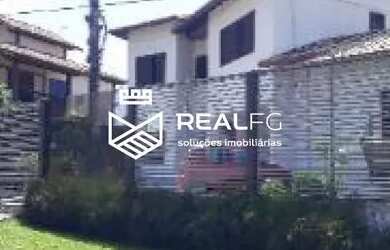 Imagem: A casa possui 3 Dormitórios, 1 Banheiro, 1 Vaga na garagem