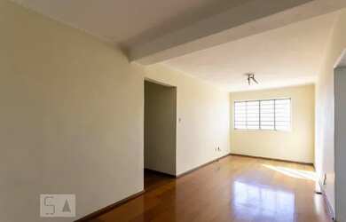 Imagem: O apartamento possui 3 Dormitórios, 1 Banheiro, 1 Vaga na garagem