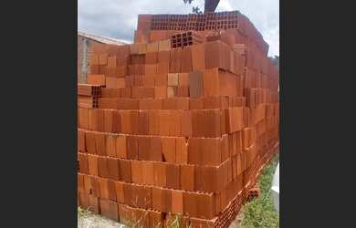 Imagem 1: Vendo tijolo. 
