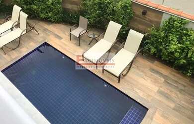 Imagem: A casa em condomínio possui 5 Dormitórios, 5 Banheiros, 2