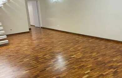 Imagem: A casa possui 3 Dormitórios, 4 Banheiros, 2 Vagas na garagem