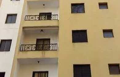 Imagem: O apartamento possui 3 Dormitórios, 1 Banheiro, 2 Vagas na