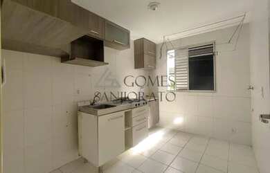 Imagem: O apartamento possui 1 Dormitório, 1 Banheiro, 1 Vaga na garagem