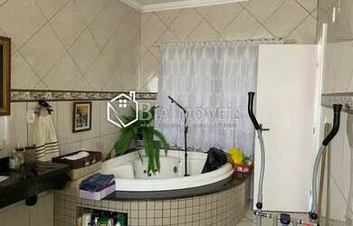 Imagem: A casa em condomínio possui 2 Dormitórios, 1 Banheiro, 2 Vagas