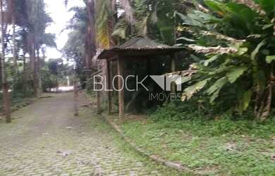 Imagem: O terreno possui 1.000m² de Área, Imóvel novo e está localizado