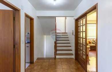 Imagem 9: Casa Ampla, Iluminada e com Terreno Espaçoso!