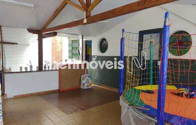 Imagem: O depósito possui 4 Vagas na garagem, 302m² de Área e está