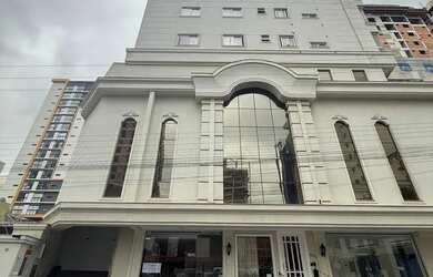 Imagem: O depósito possui 1 Vaga na garagem e 124m² de Área e está