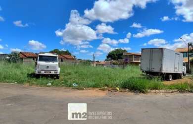 Imagem 3: Lote de esquina no Residencial Ville de France