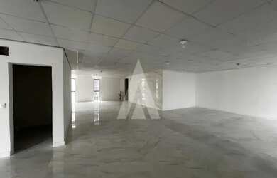 Imagem 10: Imóvel comercial, sala ampla, localizado no bairro América em Joinville,...