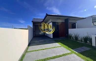 Imagem: A casa possui 2 Dormitórios, 1 Banheiro, 2 Vagas na garagem