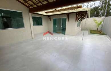 Imagem: A casa possui 3 Dormitórios, 3 Banheiros, 3 Vagas na garagem