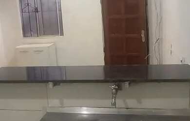 Imagem: A casa possui 1 Dormitório, 1 Banheiro e está localizado