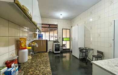 Imagem 6: Casa à Venda 4 Quartos, 1 suíte e 4 Vagas 300 m² Santa Terezinha