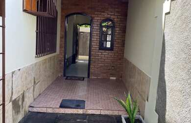 Imagem 11: Casa colonial. Piscina, Churrasqueira, Varandae2 Vagas na garagem