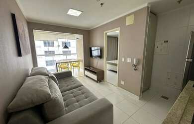 Imagem: O apartamento possui 1 Dormitório, 1 Banheiro, 1 Vaga na garagem