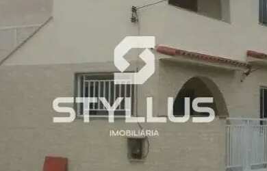 Imagem: A casa possui 2 Dormitórios, 2 Banheiros, 2 Vagas na garagem