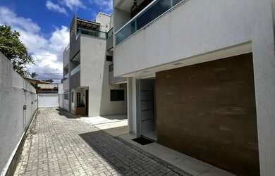 Imagem: A casa em condomínio possui 3 Dormitórios, 2 Banheiros, 2