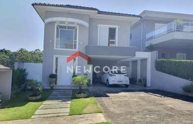 Imagem: A casa em condomínio possui 3 Dormitórios, 3 Banheiros, 2