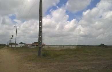 Imagem 3: Loteamento na praia de catuama