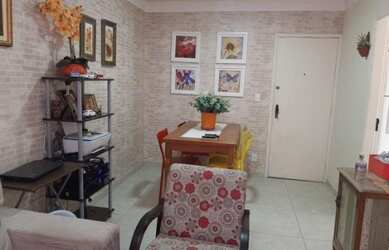 Imagem: A casa possui 2 Dormitórios, 1 Banheiro, 1 Vaga na garagem