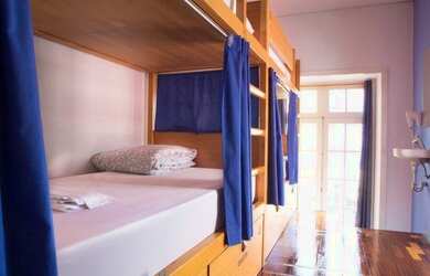 Imagem: A pousada chalé possui 5 Dormitórios, 5 Vagas na garagem e