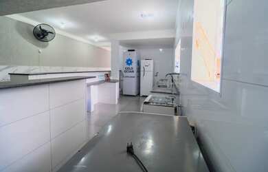 Imagem 10: Sobrado Novo - 5 suites, 7 banheiros 7 vagas, piscina aquecida, todo em...