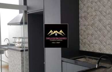 Imagem: A casa possui 3 Dormitórios, 2 Banheiros, 2 Vagas na garagem