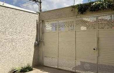 Imagem: A casa à venda possui 3 Dormitórios, 4 Banheiros, 2 Vagas