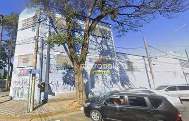 Imagem: O depósito possui 5 Vagas na garagem e 476m² de Área e está