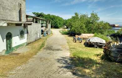 Imagem 15: Galpão frente a rod. Niterói/Manilha fundo pra baia de Guanabara