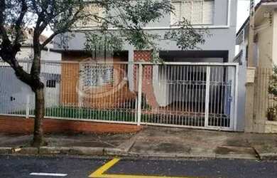 Imagem: A casa possui 4 Dormitórios, 2 Banheiros, 2 Vagas na garagem