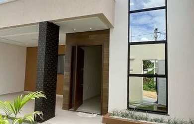 Imagem: A casa possui 2 Dormitórios, 1 Banheiro e 1 Vaga na garagem