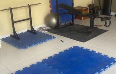 Imagem: A casa possui 5 Dormitórios, 3 Vagas na garagem e está localizado