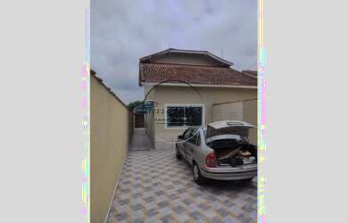 Imagem: A casa possui 3 Dormitórios, 1 Banheiro, 3 Vagas na garagem