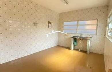 Imagem: A casa possui 2 Banheiros e 160m² de Área e está localizado