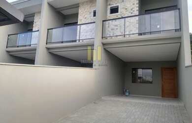 Imagem: A casa possui 3 Dormitórios, 3 Banheiros, 3 Vagas na garagem