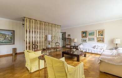 Imagem: O apartamento possui 3 Dormitórios, 2 Banheiros, 3 Vagas na