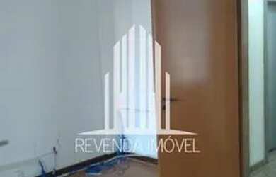 Imagem: O depósito possui 4 Vagas na garagem, 120m² de Área e está