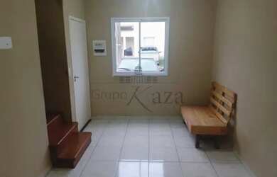 Imagem: A casa em condomínio possui 2 Dormitórios, 3 Banheiros, 1