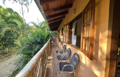 Imagem: A casa possui 2 Dormitórios, 2 Banheiros, 1 Vaga na garagem