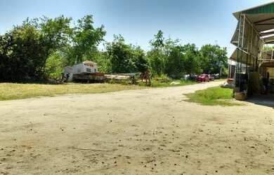 Imagem 10: Galpão frente a rod. Niterói/Manilha fundo pra baia de Guanabara