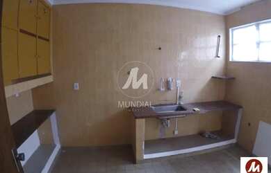 Imagem: O depósito possui 5 Vagas na garagem e 250m² de Área e está