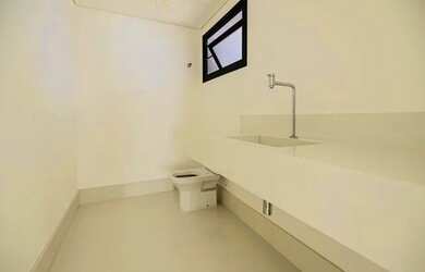 Imagem 14: Casa em São Paulo. Piscina, Varanda, 455m² de Áreae4 Vagas na garagem