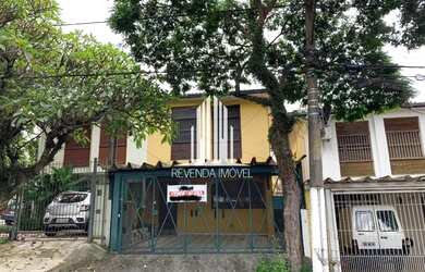 Imagem: A casa possui 3 Dormitórios, 4 Banheiros, 2 Vagas na garagem